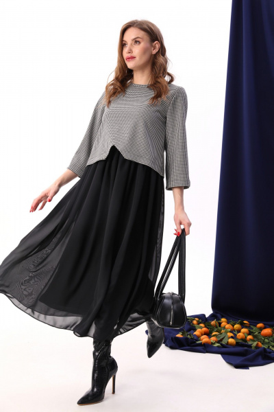 Двухцветное макси-платье из текстиля и шифона с драпировкой NikVa 740-10 чёрный+чёрно-белая гус лапка - фото 4