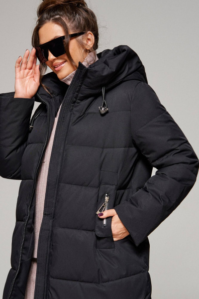 Пальто из текстиля с капюшоном и утеплителем Холлофайбер Beautiful&Free 6293 черный - фото 7