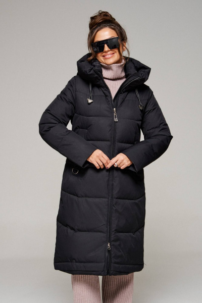 Пальто из текстиля с капюшоном и утеплителем Холлофайбер Beautiful&Free 6293 черный - фото 1