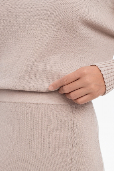 Бежевый трикотажный юбка с мягкими складками AREOLA 10679 мокка - фото 10
