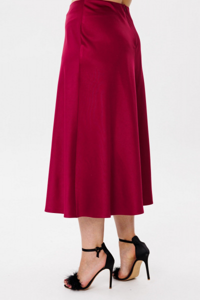Красивая юбка из атласа с косым кроем и молнией Anelli 1291 вишневая_наливка - фото 4