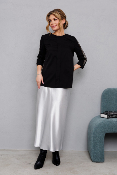 Черная хлопковая блузка с тесьмой и камнями для повседневного стиля AMORI 6455 чёрный - фото 1