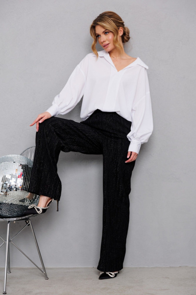 Объемная белая блузка с широкими рукавами и модным воротником AMORI 6456 белый - фото 5