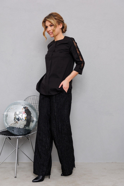 Черная хлопковая блузка с кружевной отделкой и пуговицами AMORI 6458 чёрный - фото 3