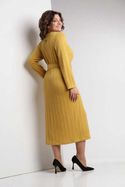 Платье из мягкого трикотажа с V-образным вырезом и поясом ZigzagStyle 572 горчичный - фото 5