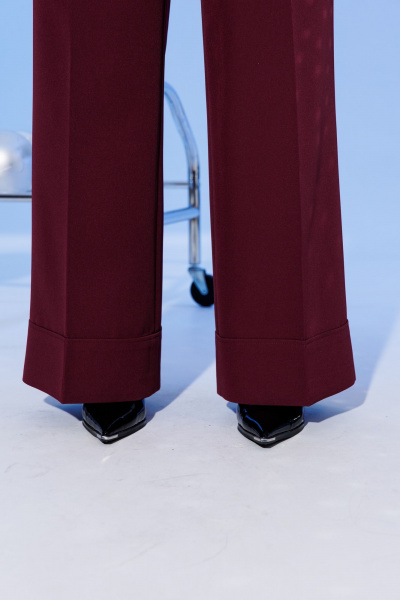 Костюм 2-ка женский приталенный из костюмной ткани Mubliz 232 бордо - фото 7