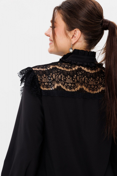 Демисезонная черная блуза с кружевными вставками и разрезами Anelli 1375 ян - фото 9