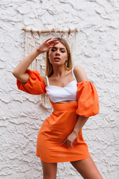 Платье летнее приталенное с вырезом ниже груди из хлопка Marshop М111-1 оранжевый - фото 4