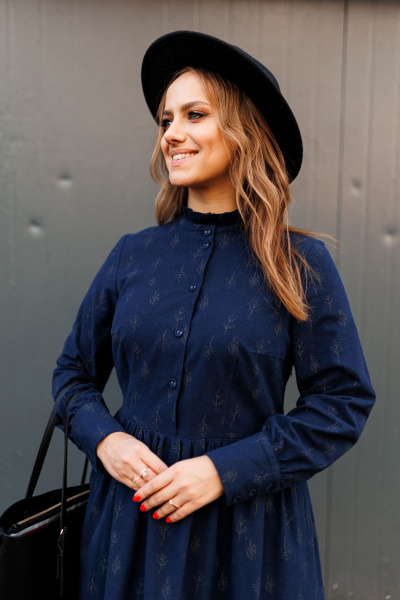 Платье демисезонное из фланели с рюшами и регулируемыми манжетами Marshop М130 синий - фото 6