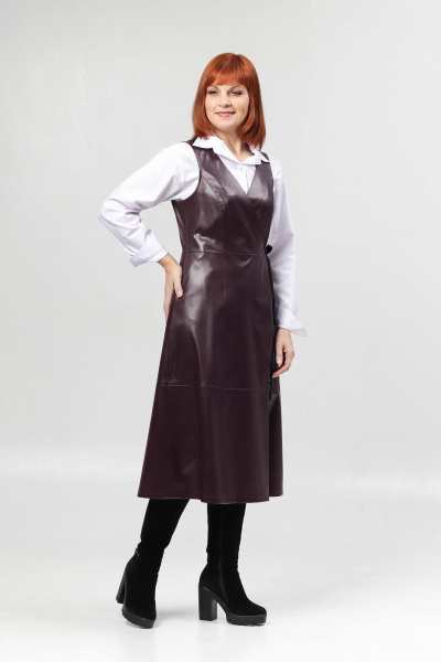 Сарафан из эко-кожи с запахом и отрезной талией Соджи 640 бордовый - фото 2