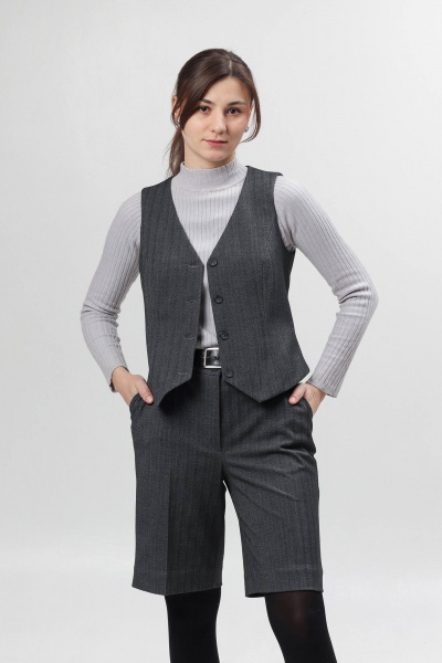 Жилет серый приталенный с рельефами и регулировкой Соджи 641 серый - фото 1