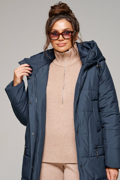 Пальто зима из текстиля с капюшоном и карманами Beautiful&Free 6292 синий - фото 9