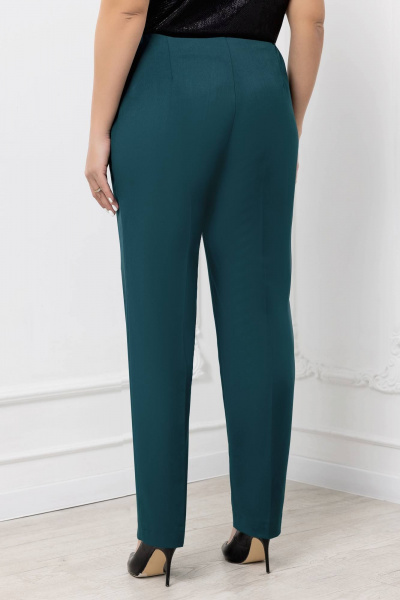 Костюм из текстиля с прямым пиджаком и зауженными брюками Gold Style 2668 изумрудный - фото 6
