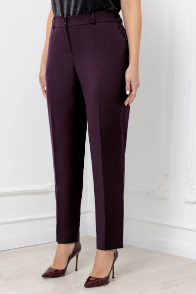 Демисезонный костюм брюки и жакет с анималистичным принтом Gold Style 2675 темный-бордо - фото 2