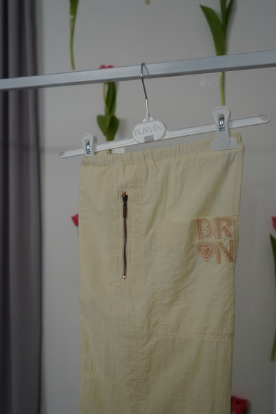 Желтые летние брюки из текстиля для стильных повседневных образов BURVIN 9459-11 1 - фото 4