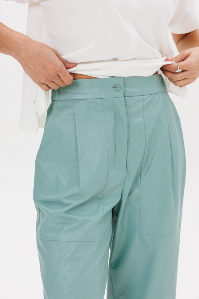 Бирюзовый и молочный комплект из топа и брюк из текстиля Anastasia 979 молоко/мята - фото 12