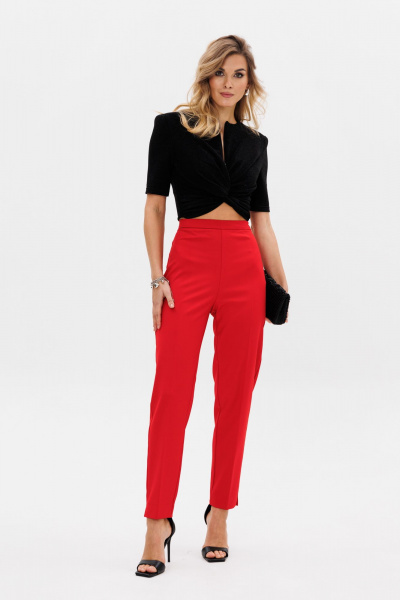 Красные зауженные брюки из костюмной ткани с разрезами EOLA 2661.1 красный - фото 4