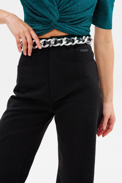 Черные джинсы А-силуэта с металлической застежкой и кожаным декором EOLA 2672.3 черный - фото 5