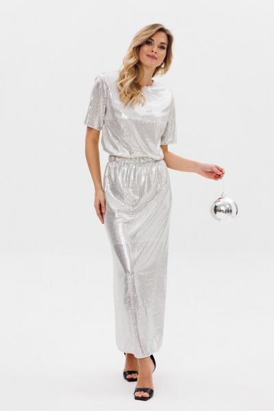 Нарядная блузка из пайеточного трикотажа с плечевыми накладками EOLA 2790 молочный - фото 7