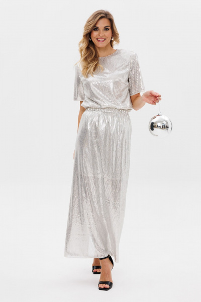 Нарядная блузка из пайеточного трикотажа с плечевыми накладками EOLA 2790 молочный - фото 6