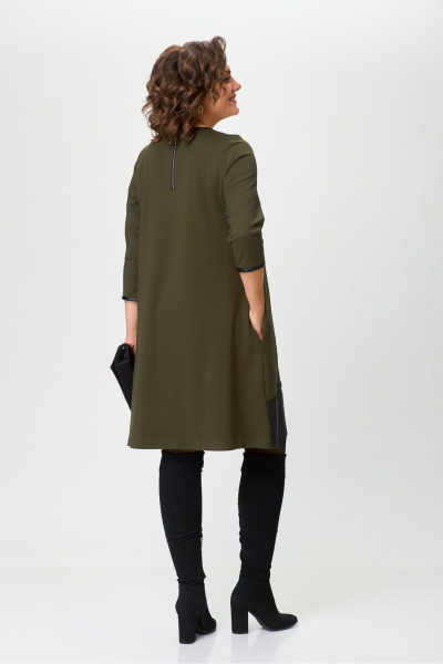 Платье трапециевидное из трикотажа с вышивкой из эко кожи Michel chic 2140 хаки - фото 6