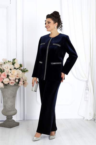 Премиальный костюм из велюра: жакет с брючками для торжественных случаев Ninele 6039 синий - фото 5