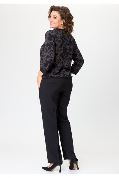 Блуза свободного силуэта из трикотажа с V-образным вырезом БелЭльСтиль 870-3_11_22 черный+сирень - фото 6