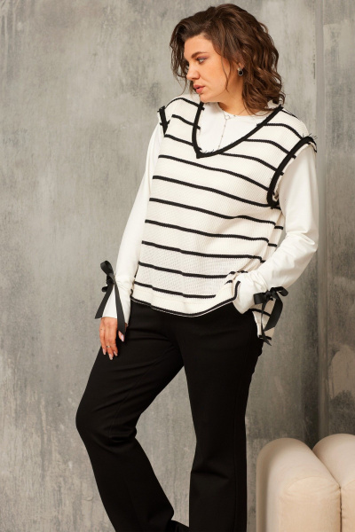 Демисезонный жилет из трикотажа с контрастной отделкой BegiModa 7017 черно-белый - фото 2
