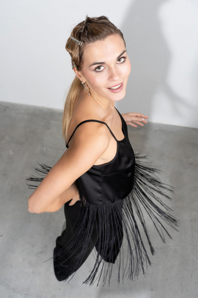 Черный костюм брюк и топа из струящегося сатина Luna 205 черный - фото 15