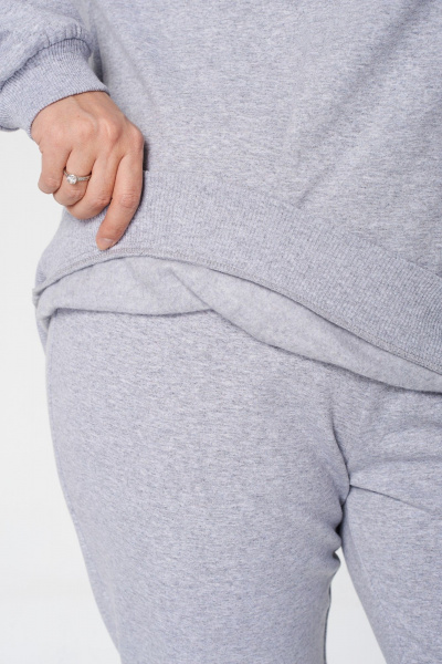 Комплект спорт-шик из костюма с жилеткой и брюками Диомант 2025 серый - фото 15