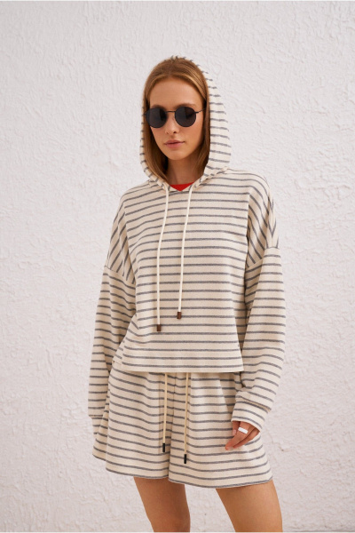 Шорты на каждый день из трикотажа молочного цвета BURVIN 9646-31 - фото 4