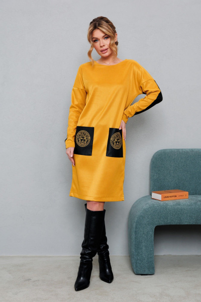 Демисезонное платье из трикотажа с вышивкой AMORI 9830 горчица - фото 1