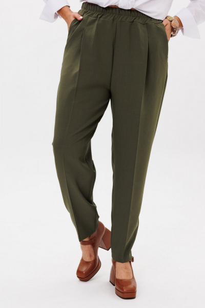 Зеленые брюки до щиколотки с заутюженными стрелками и карманами Anelli 1384 кипарисовый - фото 7