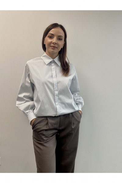 Голубая хлопковая блузка-рубашка оверсайз с жемчугом DOV 1 голубой - фото 9