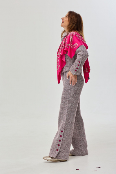 Мультиколор офисный костюм из текстиля с укороченным жакетом DOV 5 фиолетово-бордовый - фото 11