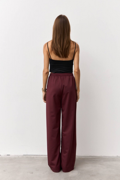 Широкие брюки из костюмной ткани с шнурком и эластичным поясом Luitui R2019 винный - фото 4