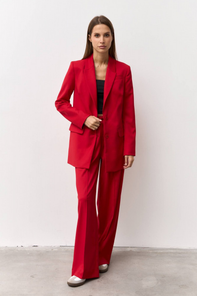 Жакет прямого силуэта с карманами и рельефами из текстиля Luitui R3012 красный - фото 2