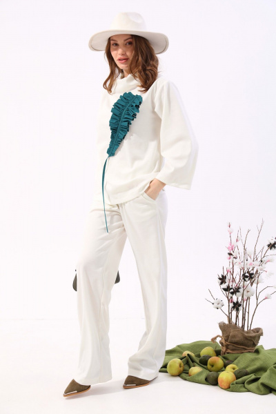 Брюки свободного кроя с карманами из трикотажа NikVa 705-8 молоко - фото 1