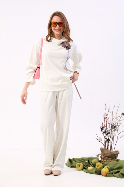 Костюм джемпер и брюки свободного кроя из трикотажа NikVa 922-2 молоко+песок - фото 7