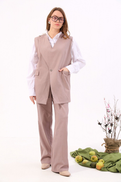 Бежевый джинсовый жилет и брюки с резинкой NikVa 936-1 песок - фото 1