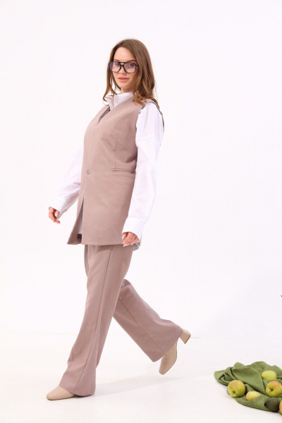 Бежевый джинсовый жилет и брюки с резинкой NikVa 936-1 песок - фото 3