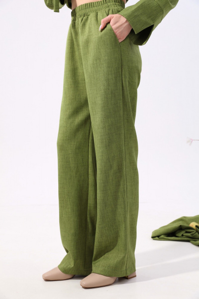 Костюм 2-ка из текстиля с асимметричным кроем NikVa 938-2 зелень - фото 6