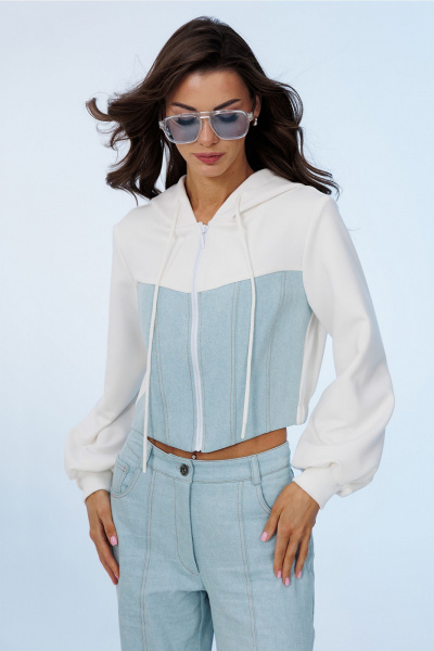 Полуприталенный джемпер из джинса и трикотажа с капюшоном Butеr 3019 молочно-голубой - фото 3