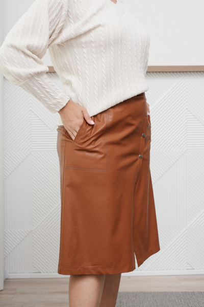 Кожаная миди юбка-трапеция с прорезными карманами MONA STYLE 23043 кэмел - фото 5