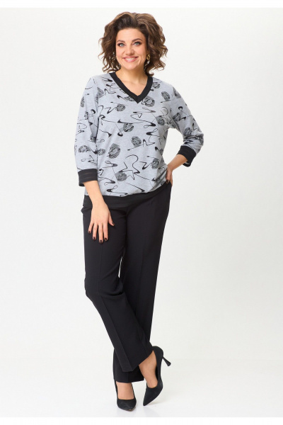 Блуза свободного силуэта из трикотажа с V-образным вырезом БелЭльСтиль 870-3_11_22 серый дизайн - фото 5