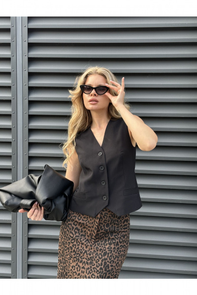 Приталенный жилет на три пуговицы в стиле на каждый день Marshop М156 черный - фото 1