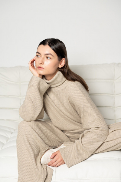 Брюки и джемпер оверсайз демисезонный костюм Skipper Design 742 бежевый - фото 3