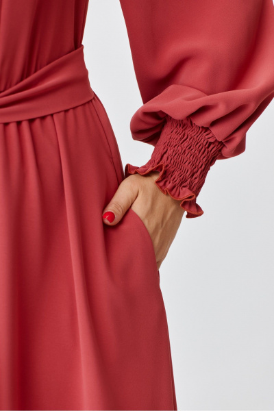 Длинное демисезонное платье из текстиля DaLi 2588А розовое - фото 5