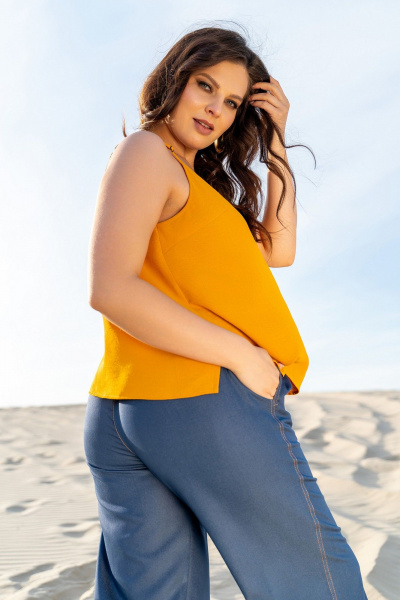 Тройка: брючный костюм с топом и жакетом из текстиля Andina 3003 деним/шафран - фото 12