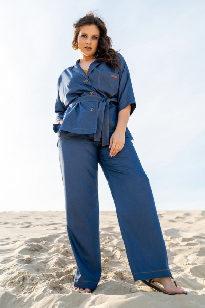 Тройка: брючный костюм с топом и жакетом из текстиля Andina 3003 деним/шафран - фото 9